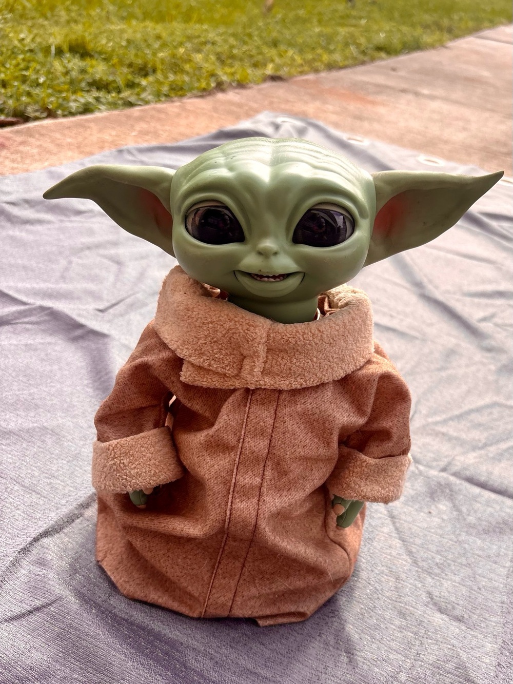 Star Wars “Baby Yoda” Grogu Animatronic Toy